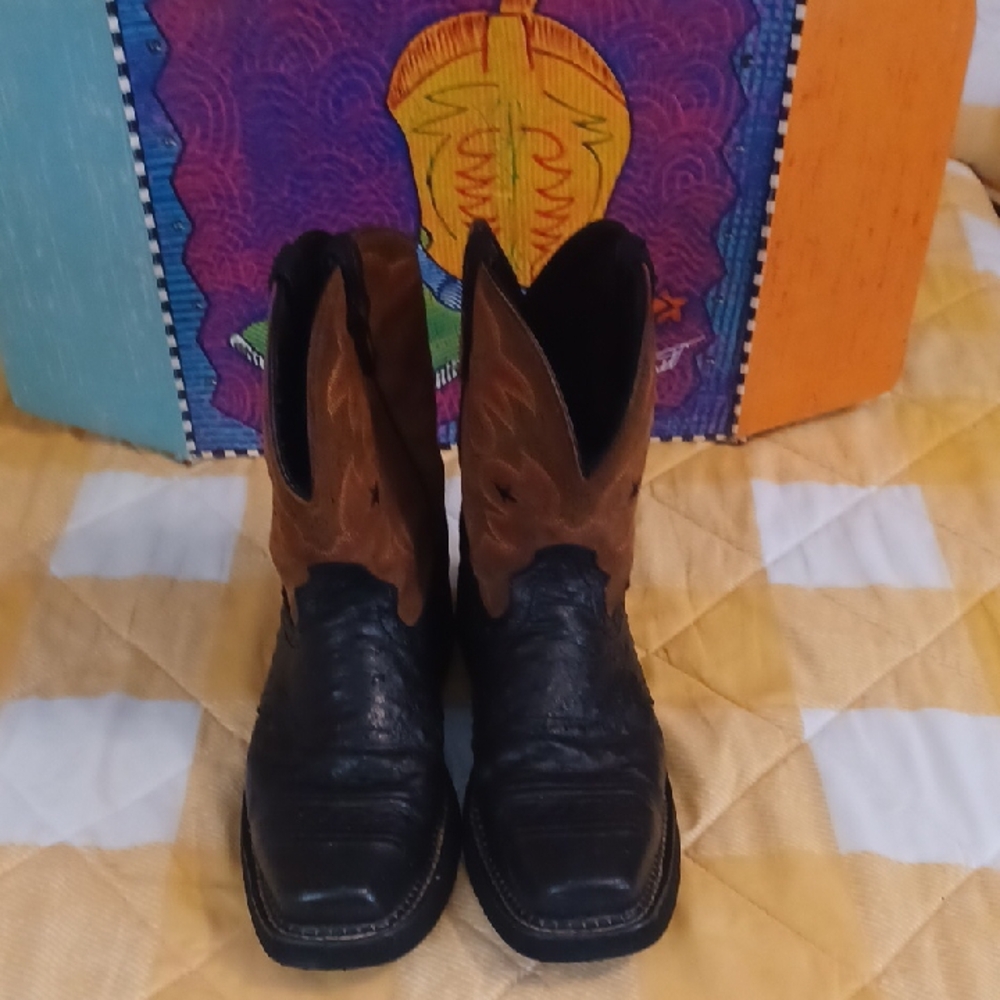 Justin Western Boots Featuring Black and Brown Leather, Like New - Picture 6 of 9